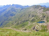 Panorama dall'alto sui laghetti,gli alpeggi e la valle.....